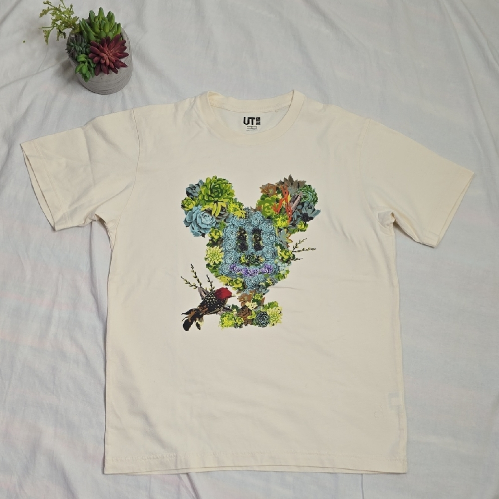 Uniqlo Cream Shirt Mickey Mouse Art Sz SM NWOT